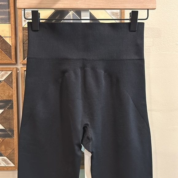 Cuyana Stretch High Waist Leggings Black Small / Medium - Picture 5 of 6